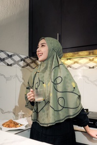 BERGO RAUDAH DAILY | Khimar Harian | Hijab Instan Baiti - Diamond Crep - Chain hijau, syar'i