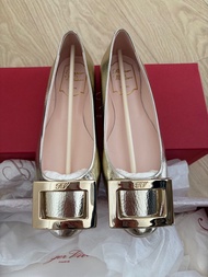 Roger Vivier 金色方扣平底鞋