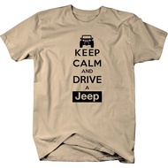 T-shirt Men ผู้ชายเสื้อยืด Keep Calm และขับรถ 4X4 Off Road Wrangler ชายเสื้อยืด