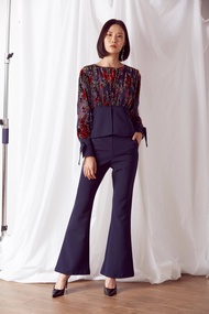 ชุดเซ็ต เสื้อซีทรูแขนยาวรูดใต้อกตัดต่อกับผ้าเนื้อดีที่ปลายแขนและเอว ใส่คู่กับกางเกงทรงสวย [5522]