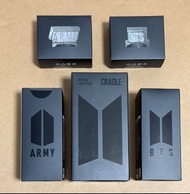現貨 BTS OFFICIAL LIGHT STICK VER.4 CRADLE / keyring / PARTS (BTS / ARMY ver.) 防彈少年團 V jk 金泰亨 田柾國 周邊 男