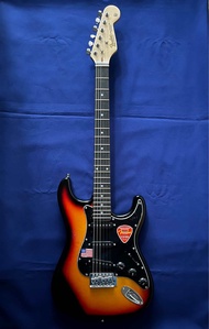 กีต้าร์ไฟฟ้า Fender Stratocaster ( พร้อมส่งในไทย )