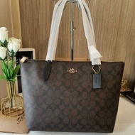 ของแท้ Coach 4455 Zip Top Tote Signature Canvas Women กระเป๋าสะพาย กระเป๋าทรงช๊อปปิ้งมี                            วิป