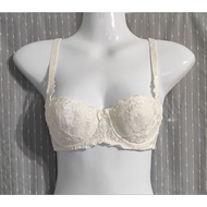 Bra Size A34/75 White 2nd Hand.