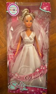 Barbie 婚紗公仔