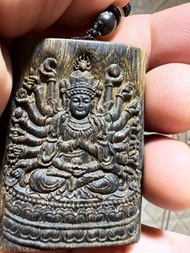 15 g - 梵語 Marici  - 斗姆元君/中天梵气斗母元君/摩利支天 - （宇宙時空与星辰之母， 道教最强的主神之一）（高質超香全滿油雕刻牌），天然嫁接種植        （綠棋楠）- 沉香