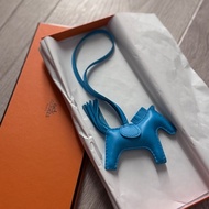 HERMES 愛馬仕 Rodeo PM 小馬吊飾 (海島藍 Bleu Zanzibar)