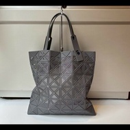 Issey Miyake BAOBAO 灰色網狀托特包 6×6（中格）