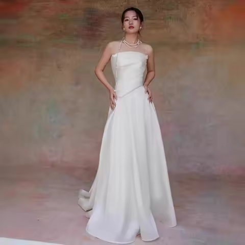 French satin light wedding dress with high-end feel, strapless forest style white small tail welcome