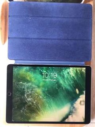 iPad Pro 10.5 - space grey 64g - navy blue Smart Cover