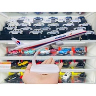 Malaysia Boeing B777 aircraft model with 20cm wheels MB20118