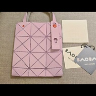 BAOBAO Issey Miyake 三宅一生 限定款 日本京都旗艦店購入
2025年限量款
鑽石包，粉色／小號
9.8新