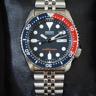 Seiko_SKX009K2นาฬิกาออโตเมติกผู้ชาย-สีฟ้าสีแดง