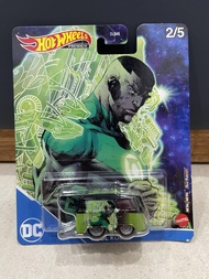 Xe mô hình đồ chơi bánh cao su Hotwheels 1:64 PREMIUM - DC COMICS - Kool Kombi
