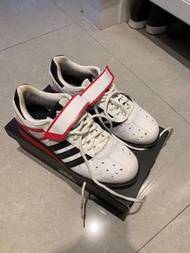 Adidas 舉重鞋