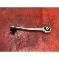 Audi A4 8K front top arms