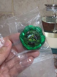 Beyblade 戰鬥陀螺 全新綠石頭人一套，可換NR軸，150固鎖