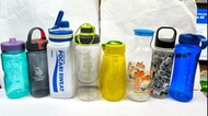 運動水樽 sports water bottle 運動水壺 輕便水樽 行山水樽 DragonAir 港龍航空 500ML Eagle 1000ML Marvel Comics 550ML Zverest 625ML Nissin 日清食品 合味道 600ML Ion Supply Drink Pocari Sweat 寶礦力 1000ml 大容量 BPA free AHIRUNOPEKKLE AP鴨 SANRIO 7-ELEVEN GLASS VASE 玻璃瓶連杯套裝 large volume