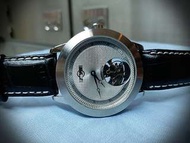 廣州牌~陀飛輪手錶 tourbillion 自家生產陀飛輪機芯， 其質量被評為全國第一。(2000年：设计研发出员有自主知识产权的中国最薄、功能最多、效果最佳的自动陀飞轮手表)