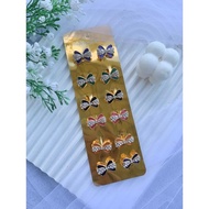 Dozens of ribbon brooches, dozens of beautiful flower brooches