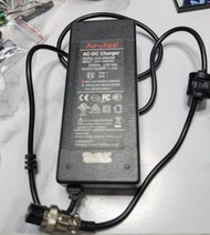 Airwheel XVE-2940300 充電器