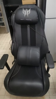 OSIM x Predator 聯名電競椅按摩椅