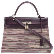 愛馬仕 Kelly 32 手提包，成色極佳，配有 Vibrato 振動錶帶，採用 Box 小牛皮和葡萄乾色皮革製成，銀色五金配件，J 字樣印記，紫色，0162 [二手] 愛馬仕