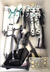 二手已砌HG High Grade 1:144 1/144 高達模型Bandai SD mobile suit  MS 機動戰士鋼彈高達 Gundam Unicorn RX-0 全裝武器裝備獨角獸白色