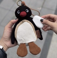 正版 Pingu燈芯絨吊飾包 45週年紀念款 pingu企鵝掛件 耳機包 玩偶 可愛 搞怪