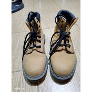 Dr Martens boots (size 6.5)