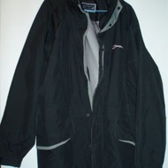 Berghaus 黑色 goretex (減價)