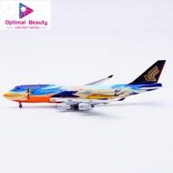 1: 400 Jc Alloy Airliner Model Singapore Airlines B747-400 9V-SPK Seven-Color Bird Lapel