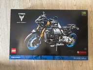 LEGO Technic Yamaha MT-10 SP 42159 盒