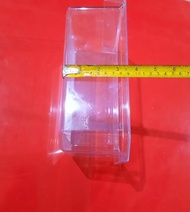 Di jual Kotak Es Batu Freezer Kulkas Sharp (25x17x9cm)