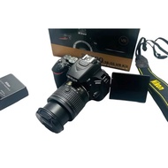 Nikon D5600 with 18-55mm lens dsir camera (USED) 9000 condition