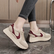 Sepatu Sneakers Wanita Kekinian Santai Sport Kerja Warna Merah Hitam Hak Tinggi