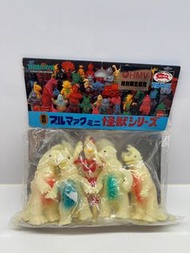 Bullmark 怪獸套裝 夜光