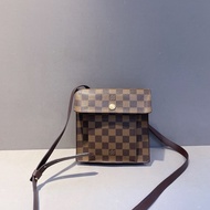 LV pimlico棋盤格豆腐包 斜挎包 中古絕版 棕棋盤 尺寸18*18 可放手機 男女同款