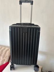 可上廉航20吋行李箱；20 inch lugguage for handcarry 54×35×23 cm