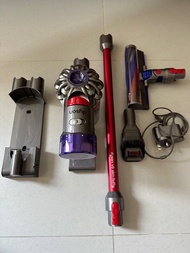 Dyson V8 Slim Fluffy vacuum cleaner