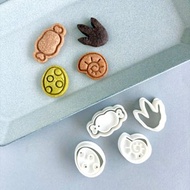 恐竜クッキー型セット　【足跡・骨付き肉・アンモナイト・恐竜の卵】