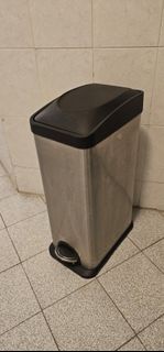 Stainless Steel Rubbish Bin  不鏽鋼外殼垃圾桶
