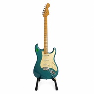 FENDER Stratocaster USA Original Corona California Tahun 2000 Gitar Elektrik Listrik Melodi Ori Guit
