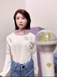 IU 李知恩 Palette 1/6 figure