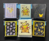 日版 美版 官方卡套 卡盒 Ptcg pokemon  Yurutto 聯乘 比卡超 雷超 比超 機械比卡超 磁石比卡超 25週年比卡超