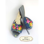 Size 5/ Eur 36/ 23.5cm: Peranakan Nyonya Open Toe Beaded Slippers (Kasut Manek)