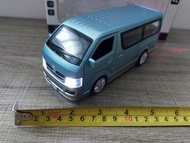 【Toyota Hiace】[可發聲，可著頭及尾燈，可打開車尾，側門，趟門] 全新1：32  藍色豐田“200系”合金玩具聲光版客貨車 blue color diecast toyota hiace 