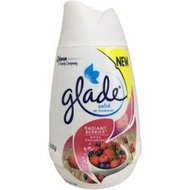 Glade Radiant Berry Solid Air Freshener 170g