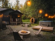 Mt Rainier Cabin Hot Tub Sauna Sleeps 8 EV