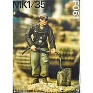 MK35Model F061 1/35 Tank Commander (Wehrmacht) 'Refueling'
